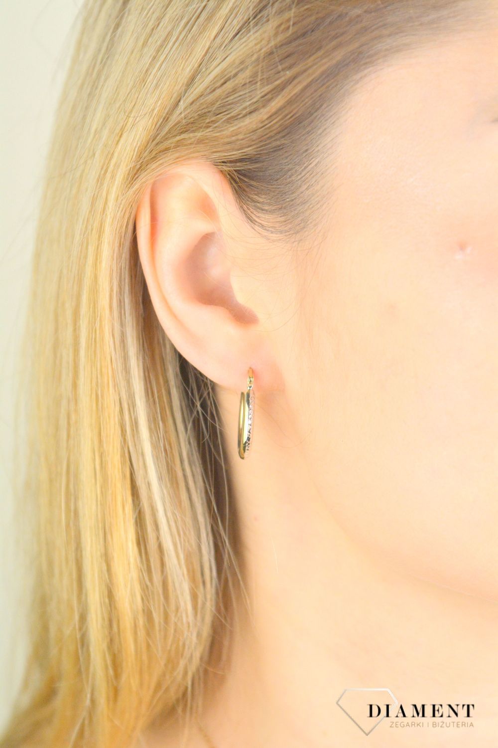 Złote kolczyki damskie 375 koła grawerowane z białym złotem KL 7313A 375.jpg